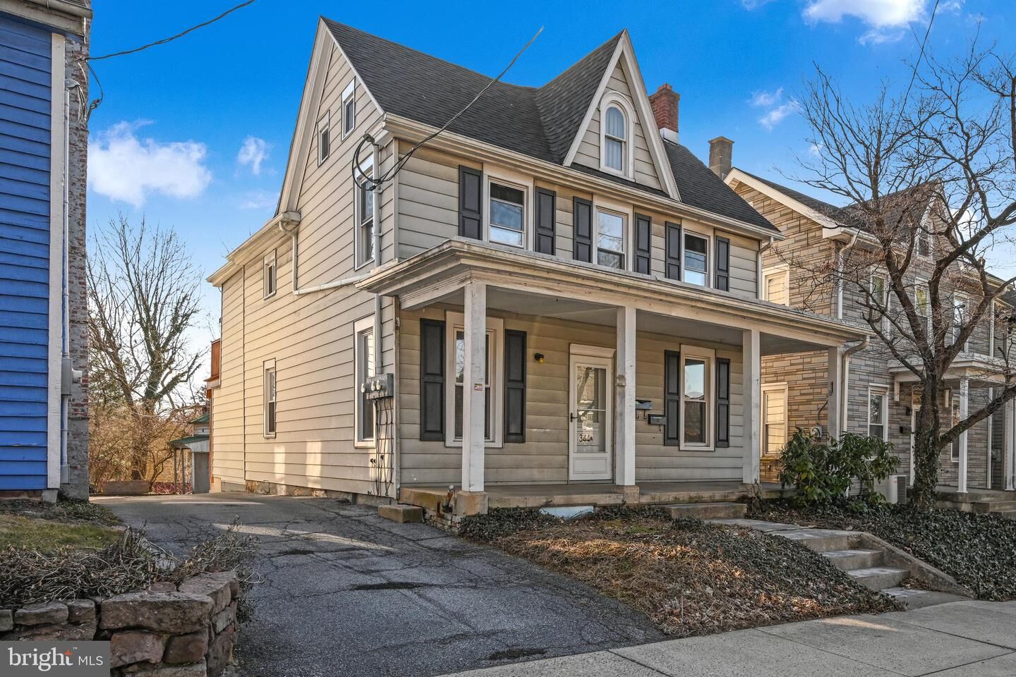 Property Photo: 344 W Main Street PA 17522