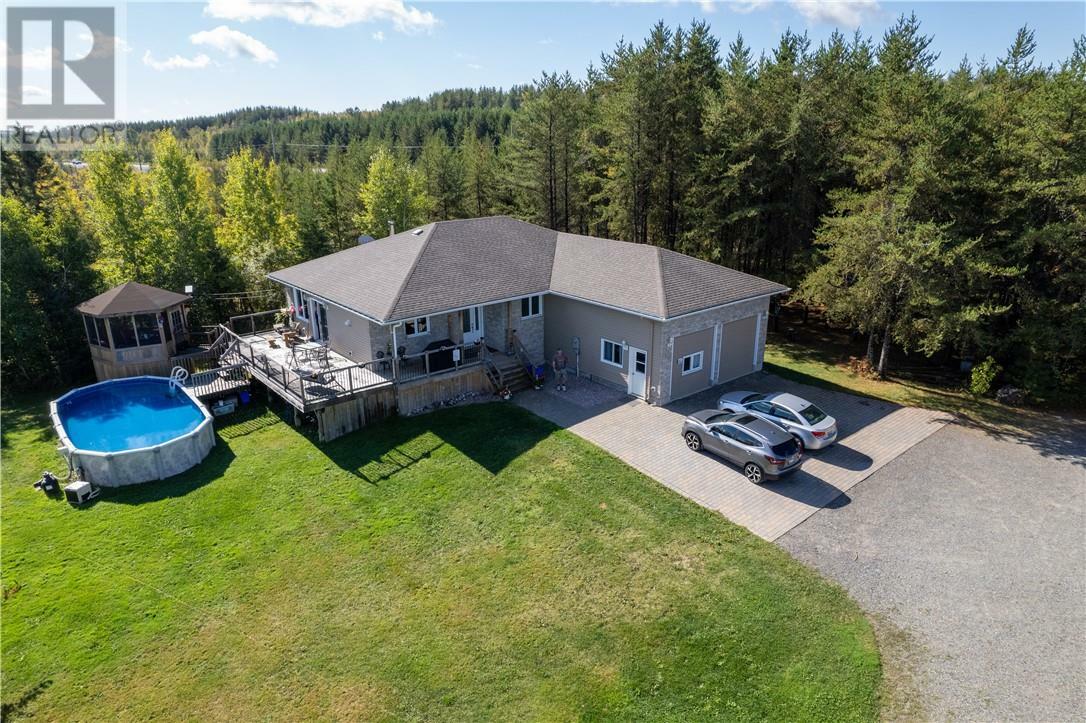 Photo de la propriété: 2950 Radar Road ON P3L 1V5
