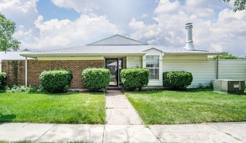 Property Photo: 5715 Troy Villa Boulevard OH 45424