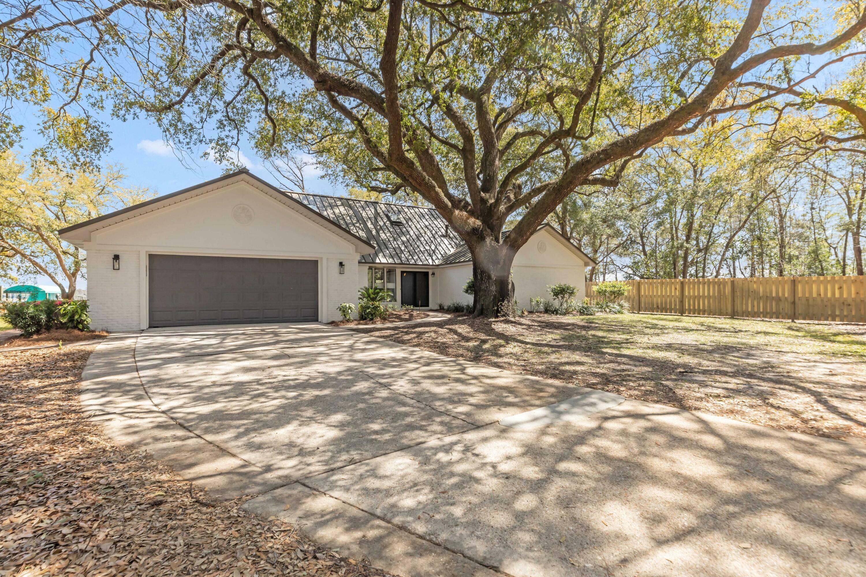 Property Photo: 120 Bahia Vista Drive FL 32578
