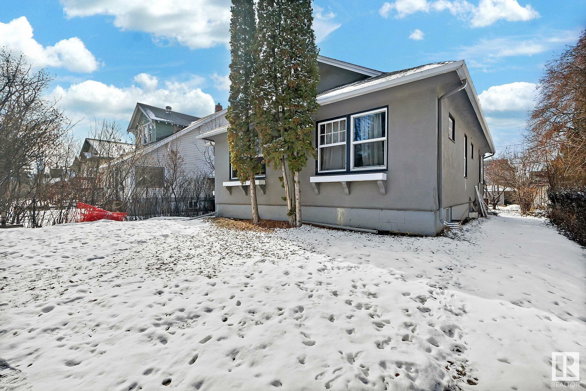 Property Photo:  11342 101 Street NW  AB T5G 2A7 