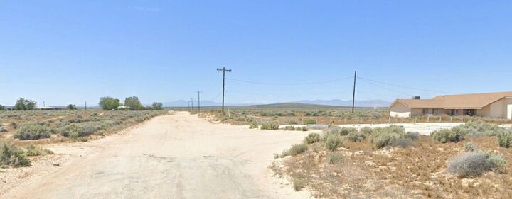 Property Photo:  16401 Glendower &Amp Shotwell  CA 93523 