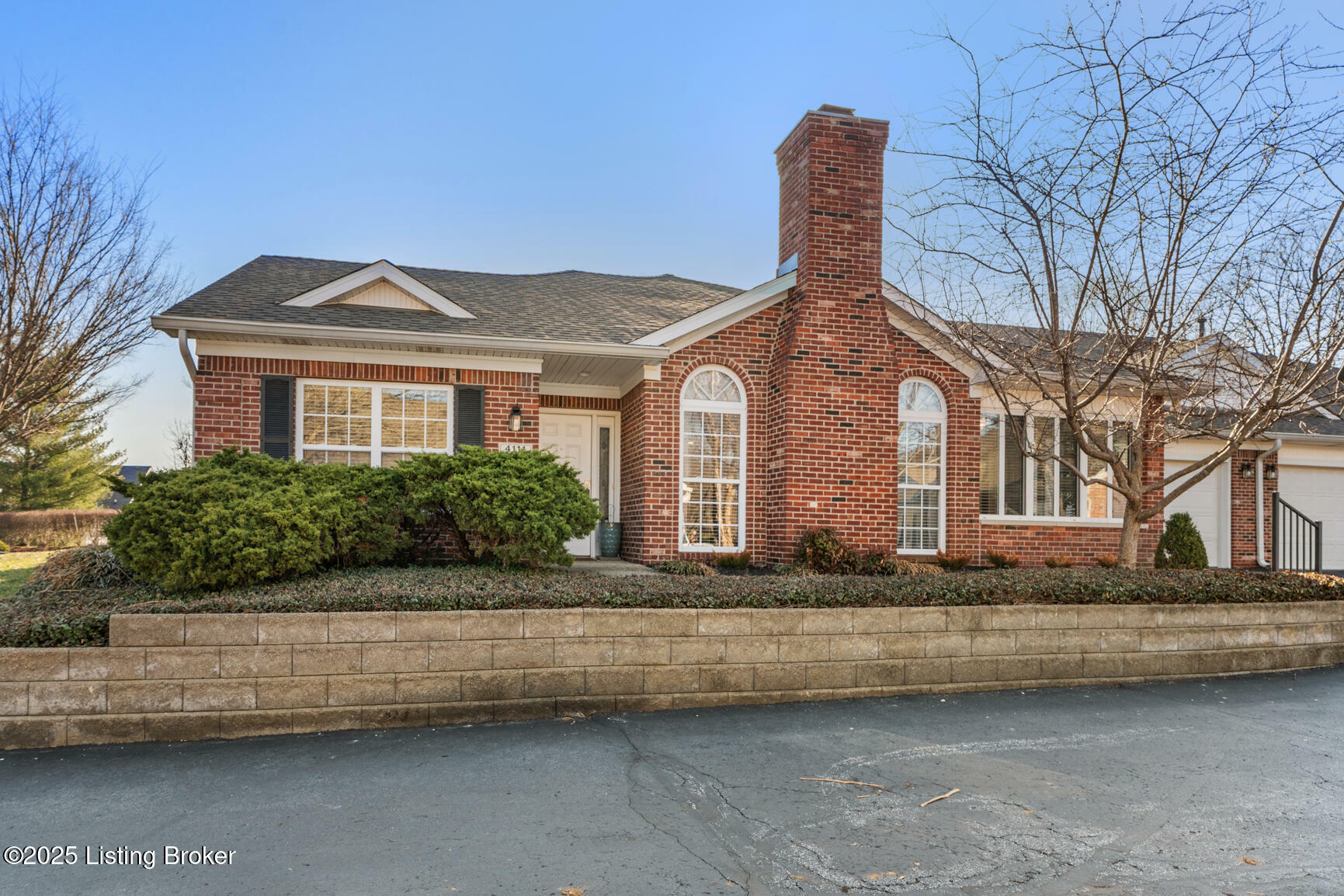 Property Photo: 4111 Berenger Field Dr KY 40299