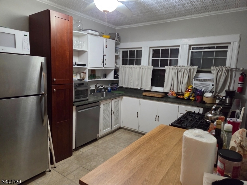 Property Photo:  8 Highland Pl 2L  NJ 07040 