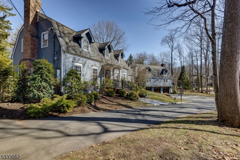 Property Photo:  11 Pheasant Ln  NJ 07076 