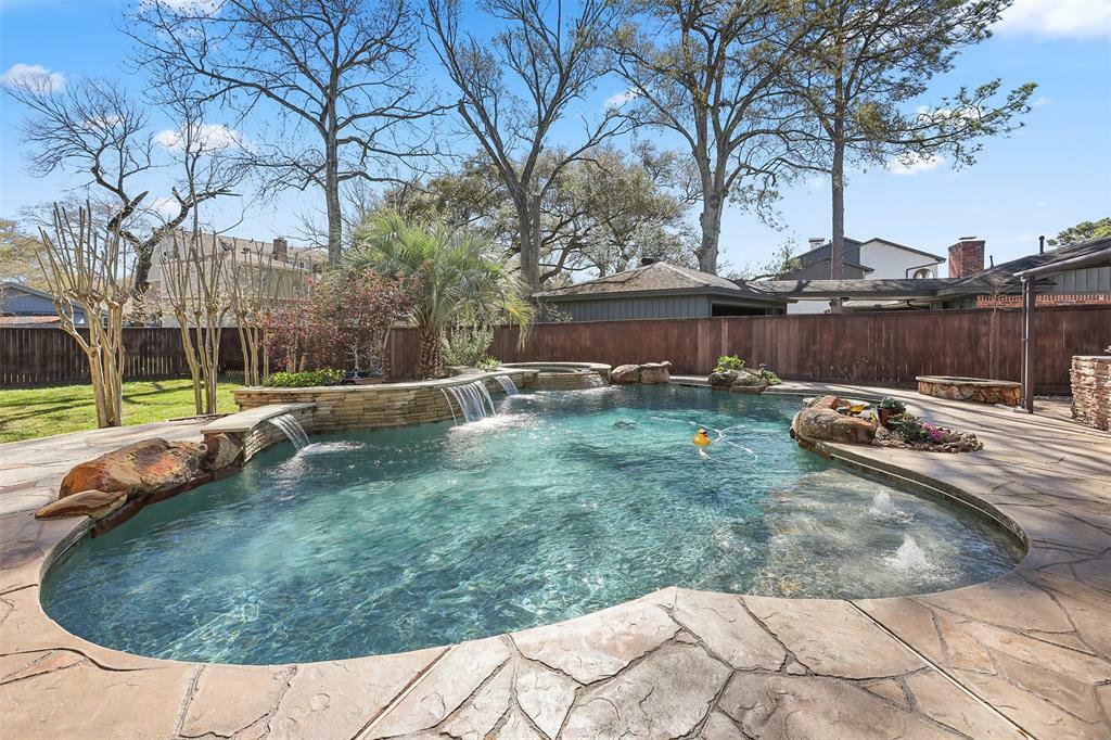 Property Photo: 18531 Point Lookout Drive TX 77058