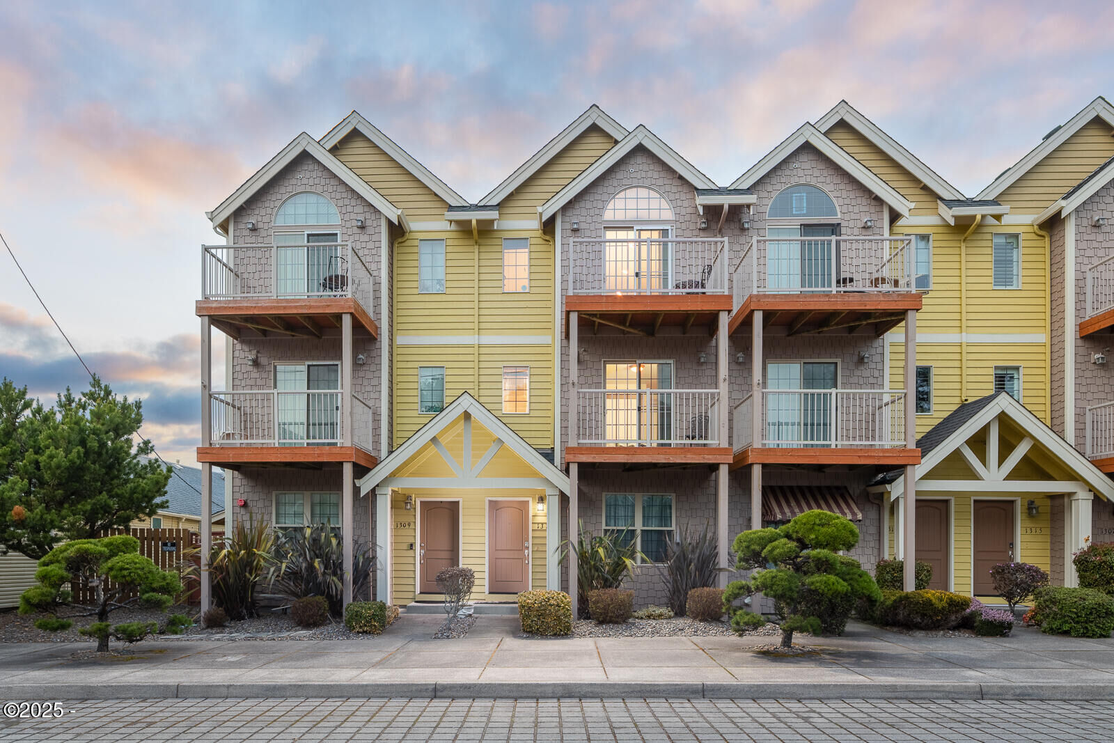 Property Photo:  1311 NW 15th Street  OR 97367 