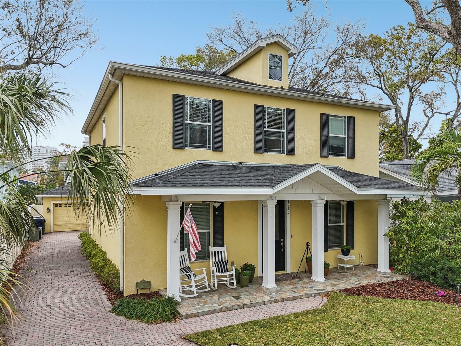 Property Photo: 2915 W Bay View Avenue FL 33611