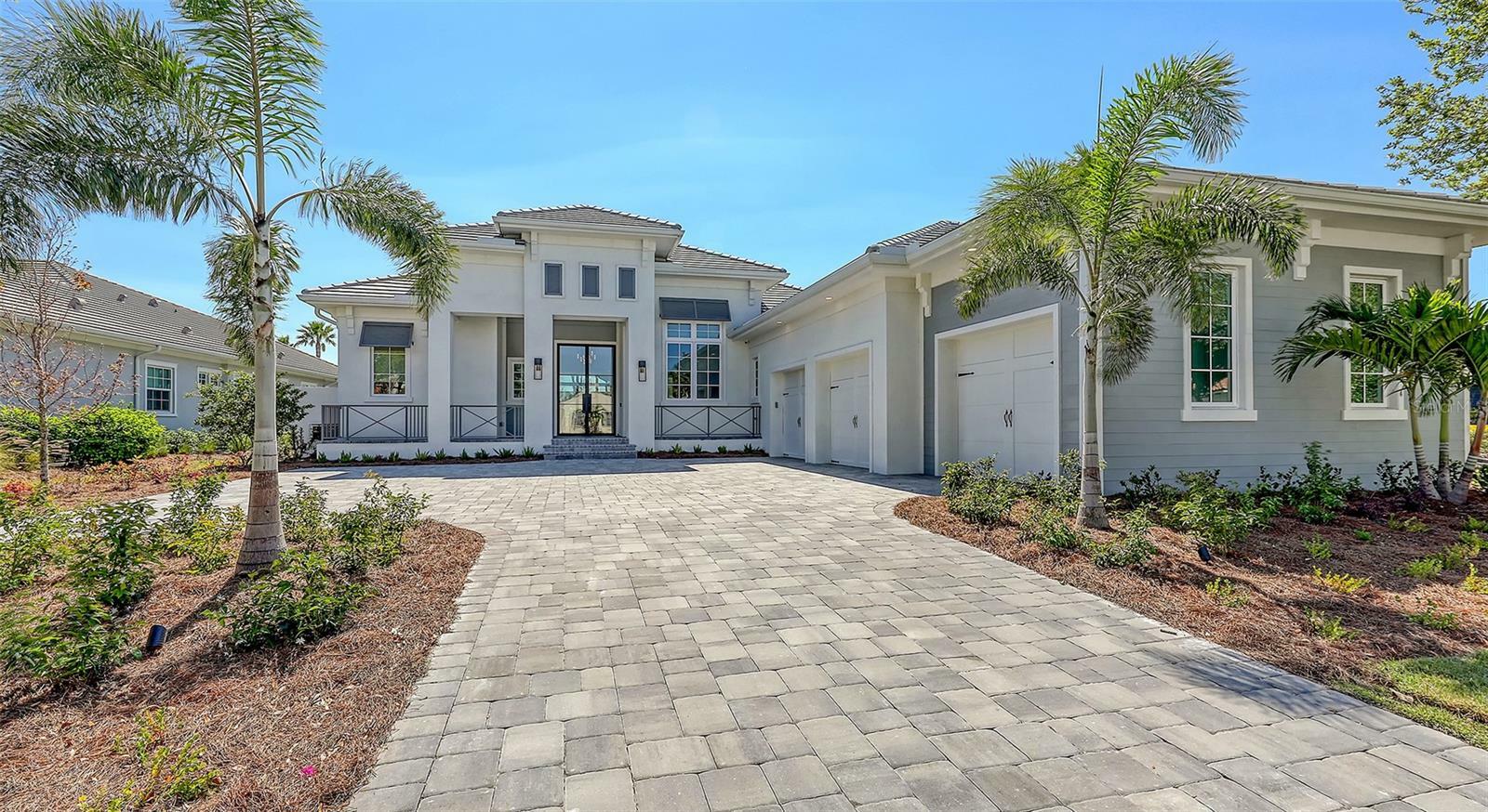 Property Photo:  8348 Catamaran Circle  FL 34202 