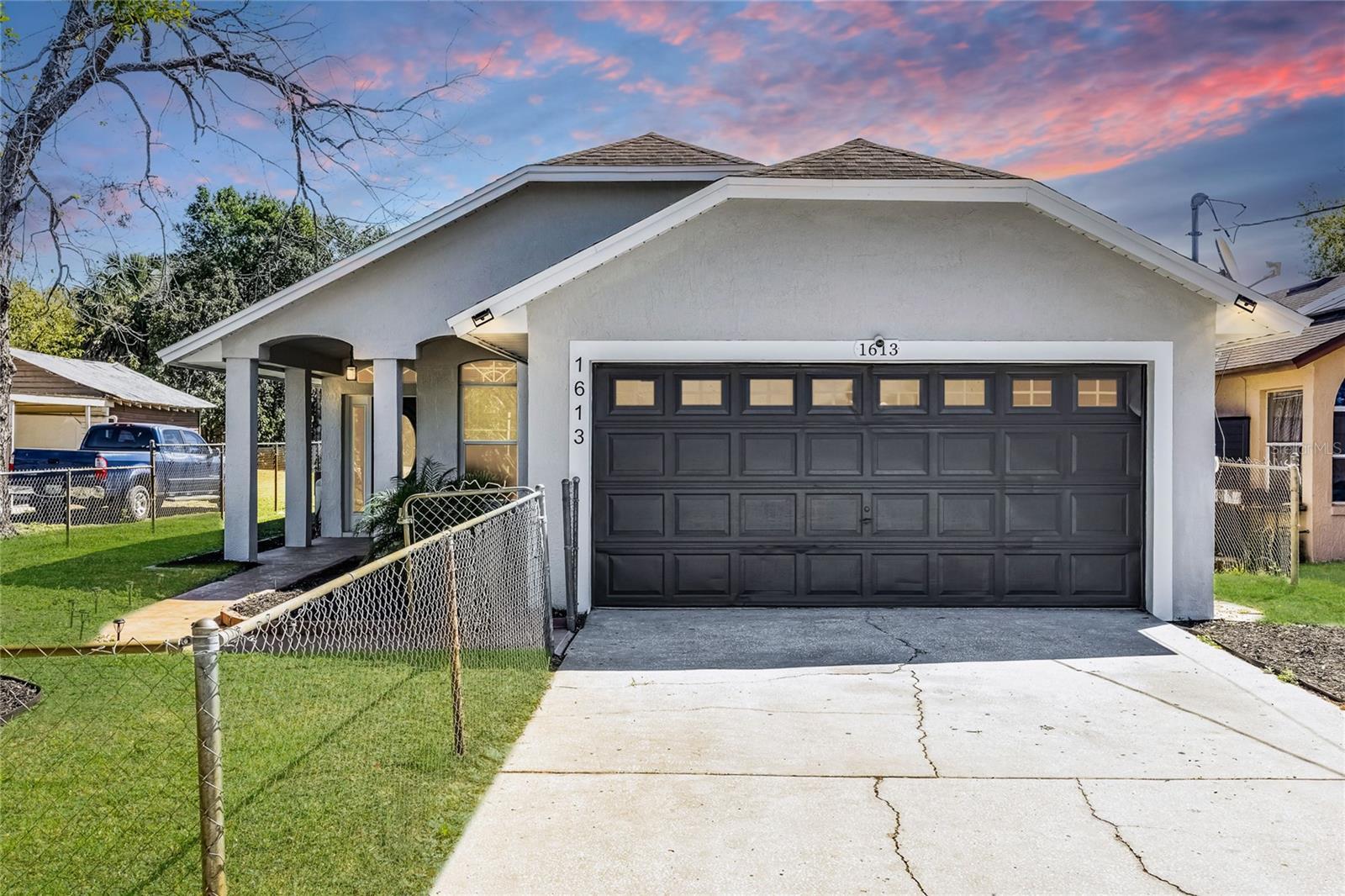 Property Photo:  1613 N Lakewood Avenue  FL 34761 