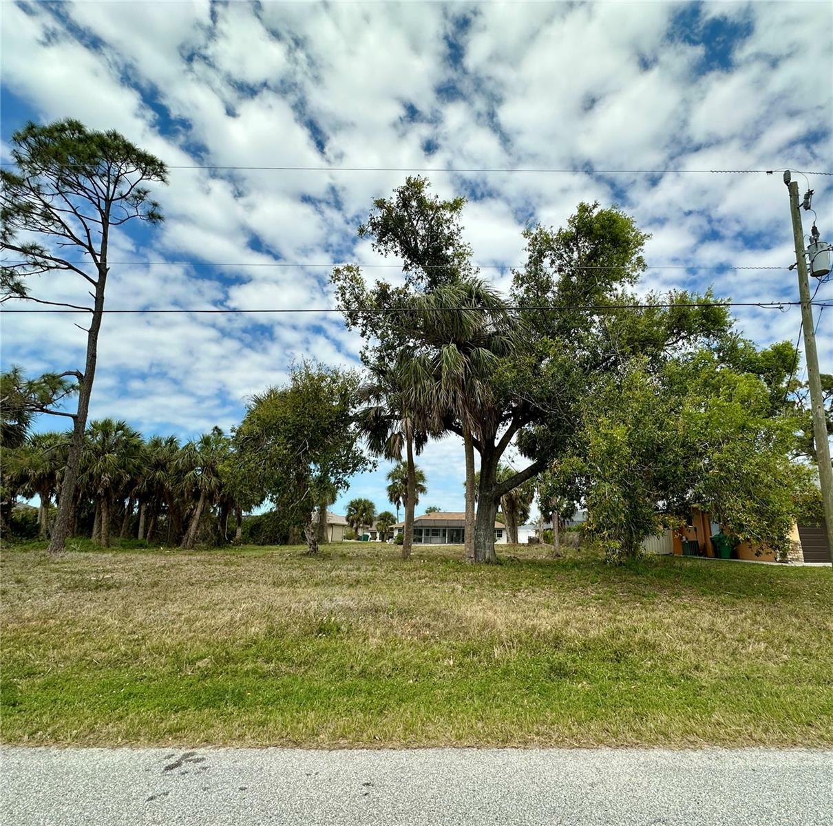 Property Photo:  45 Long Meadow Lane  FL 33947 