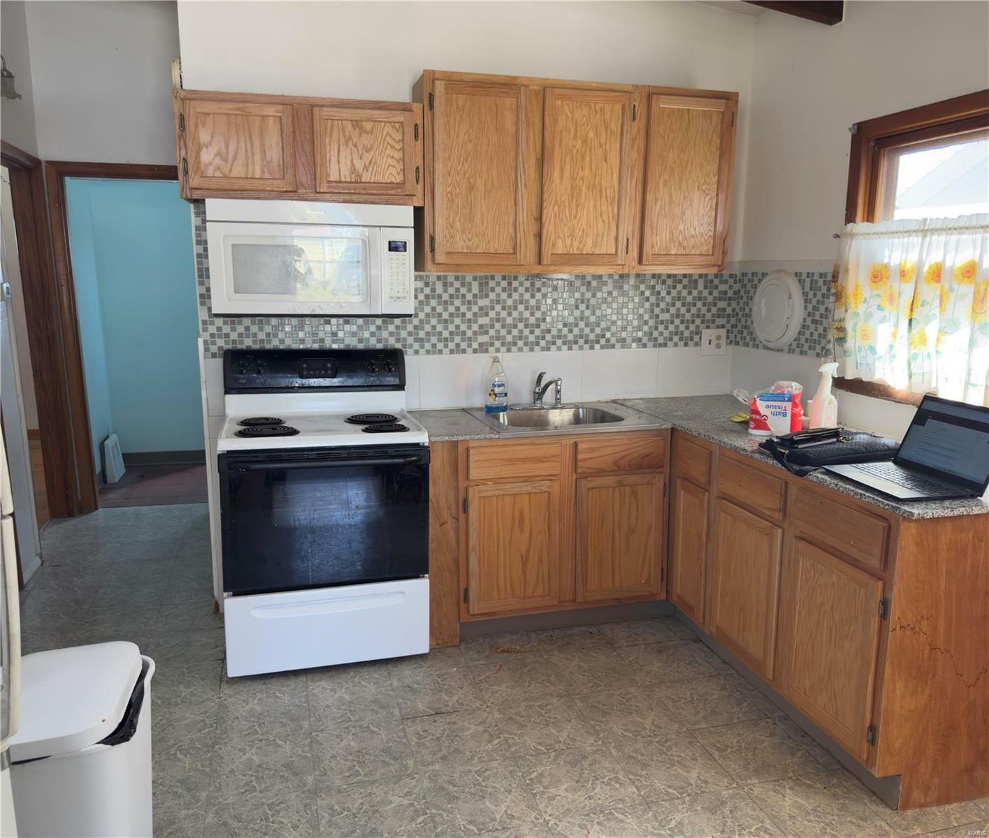 806 Marion Place  St Louis MO 63135 photo