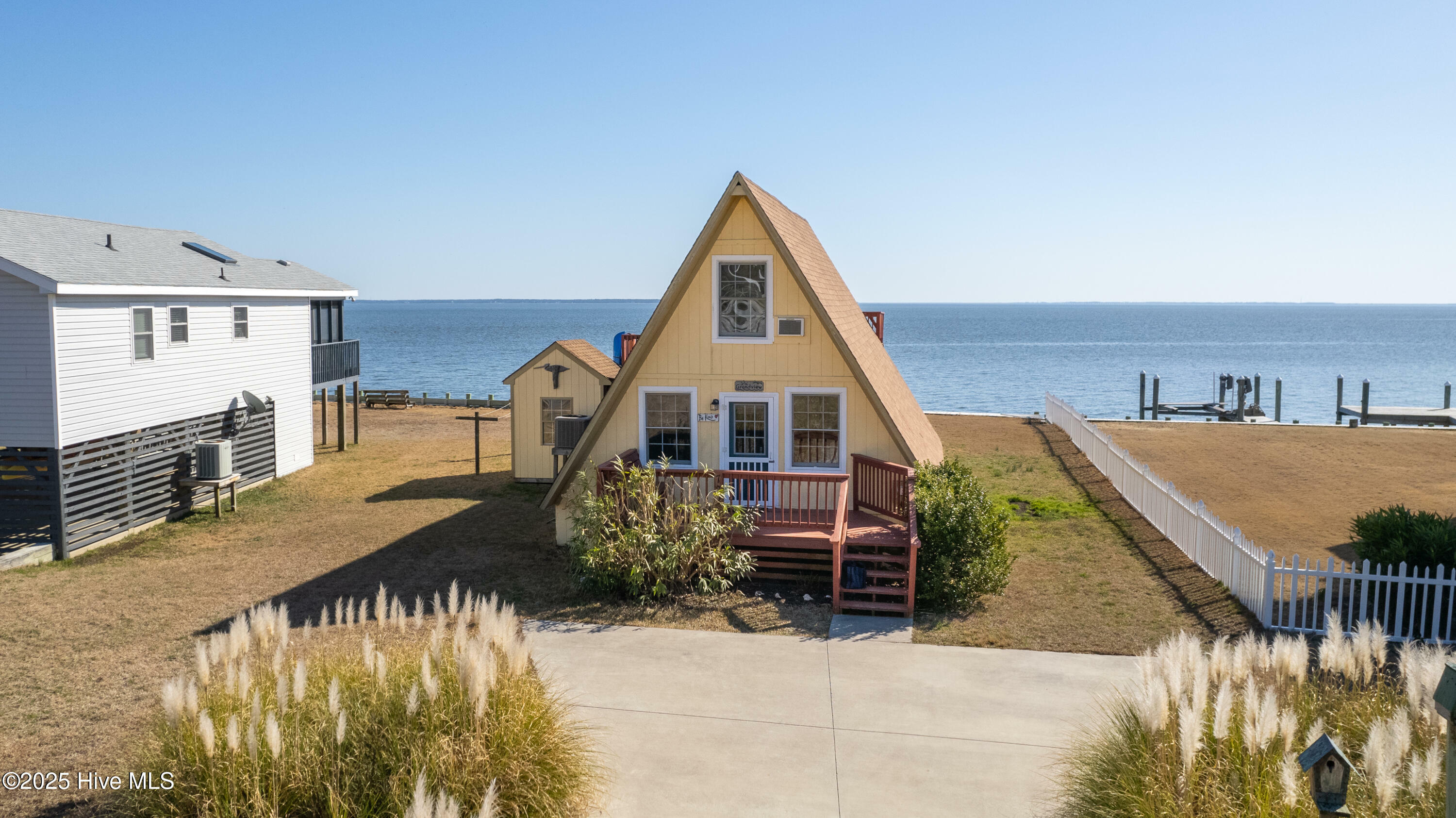 Property Photo:  709 Harbour View Drive  NC 27948 