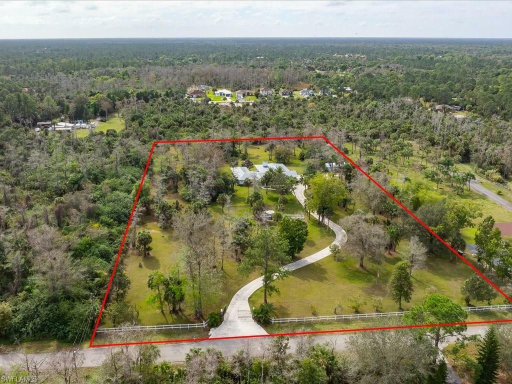 Property Photo: 2550 16th Ave NE FL 34120