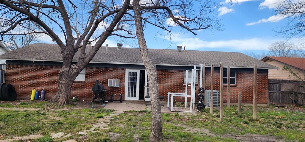 Property Photo:  5736 Shipp Drive  TX 76148 