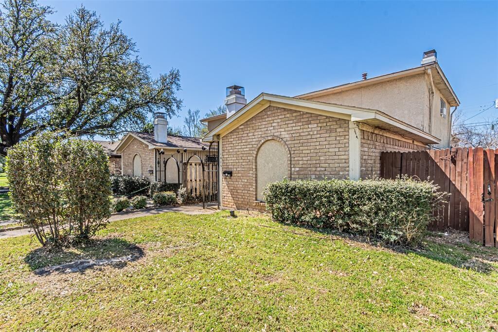 Property Photo: 1219 Willow Wood Court TX 75060
