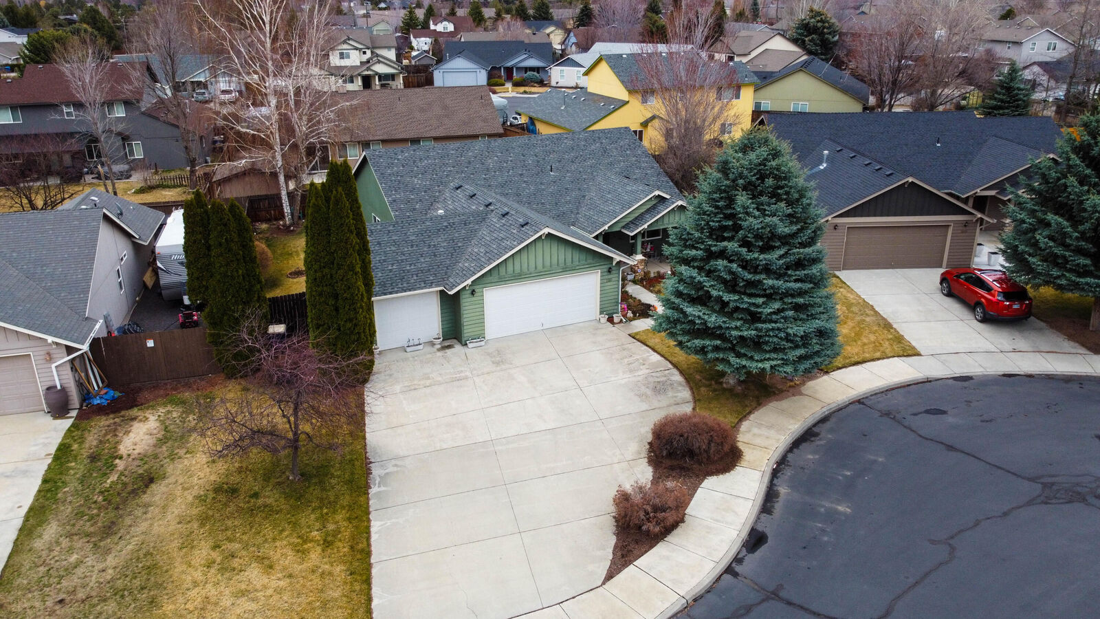 Property Photo:  2120 NW 21st Court  OR 97756 