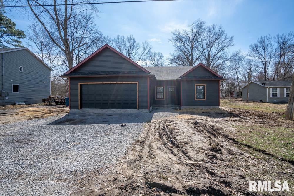 Property Photo:  207 Rowatt Street  IL 62915 