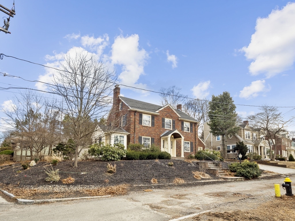 Property Photo:  368 West Roxbury Parkway  MA 02132 