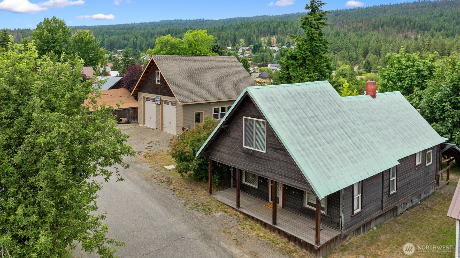 Property Photo:  313 S 2nd Street  WA 98941 