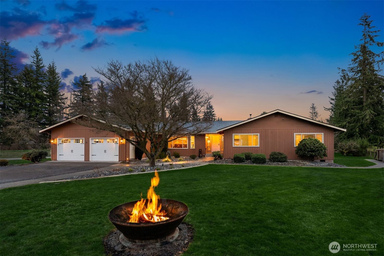 Property Photo:  44129  240th Place SE  WA 98022 