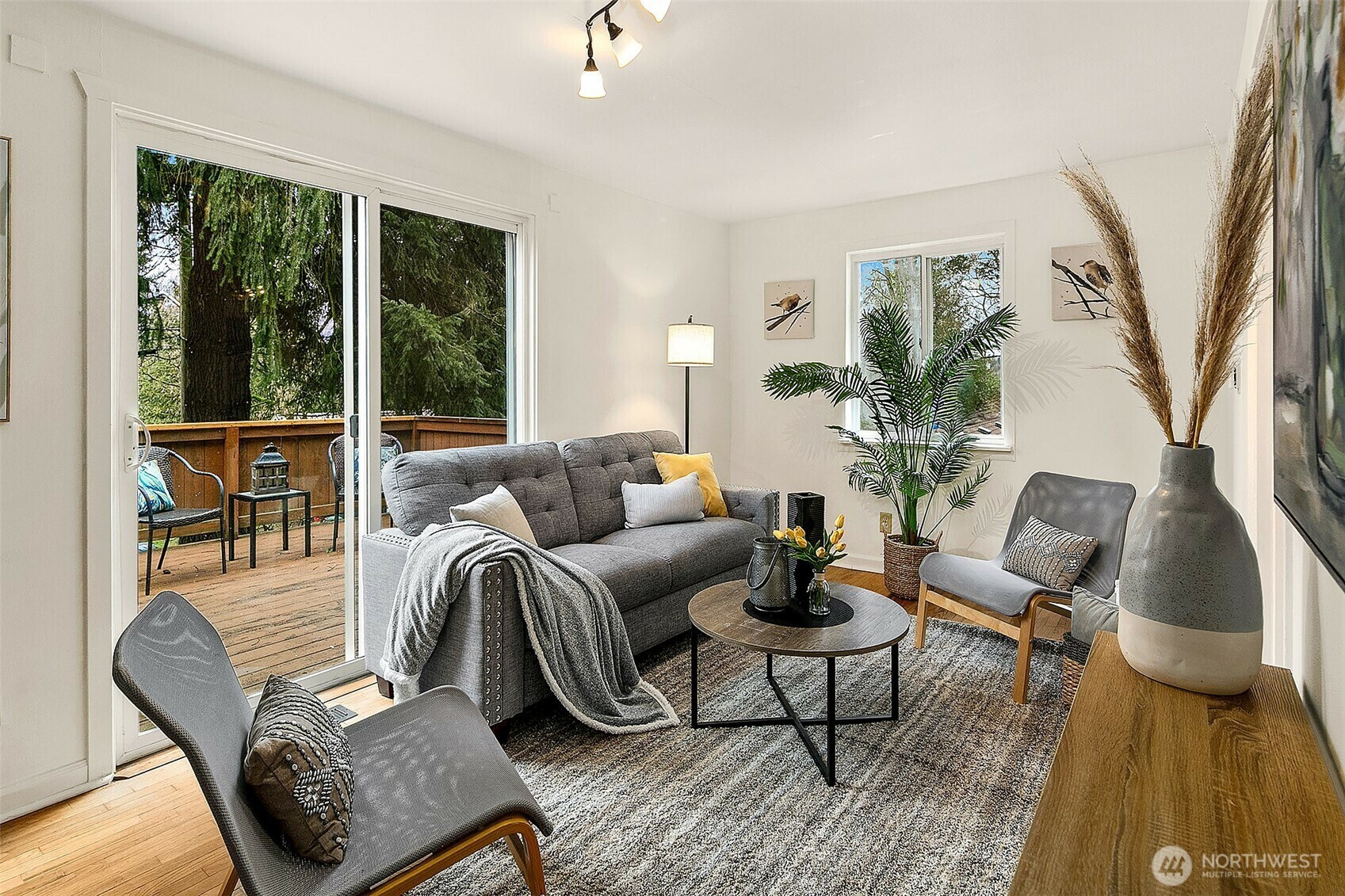 Property Photo: 11525 32nd Avenue NE WA 98125