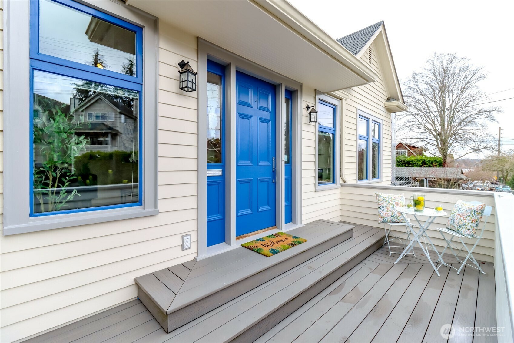 Property Photo: 5561 Wallingford Avenue N WA 98103