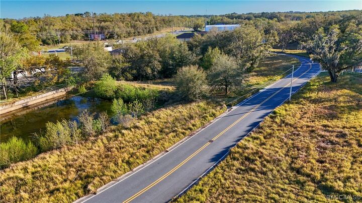 Property Photo: 2406 W Coast Path FL 34465