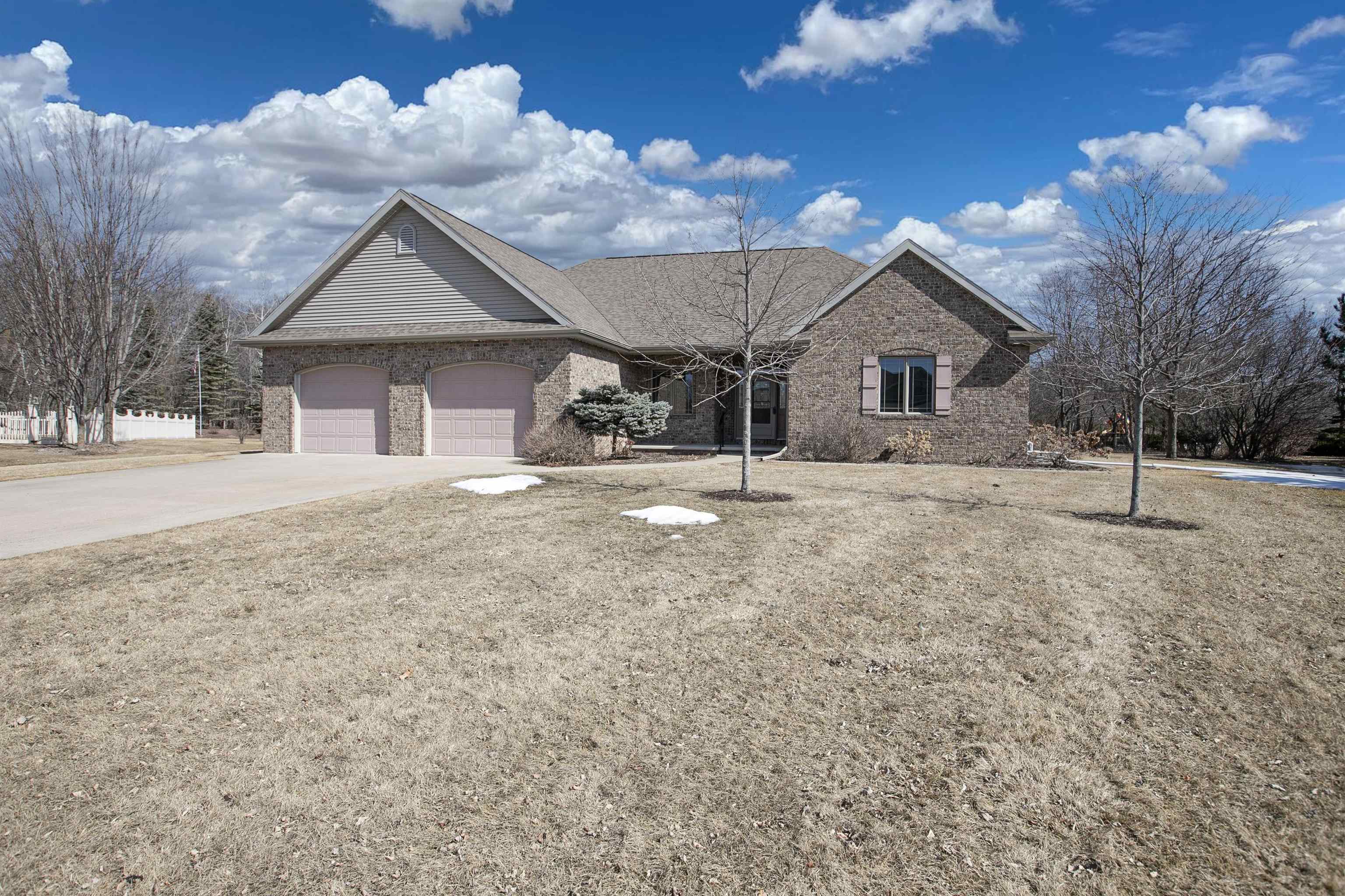 Property Photo:  N8442 Muirfield Way  WI 54952 