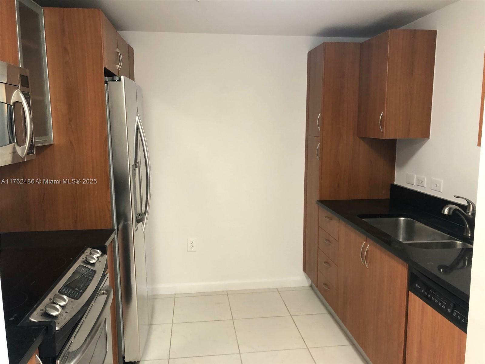 Property Photo: 2775 NE 187th St 527 FL 33180