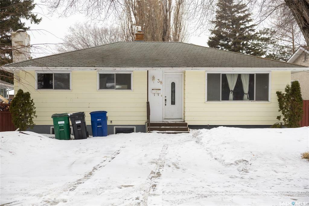 Photo de la propriété:  38 McLellan Avenue  SK S7H 3K6 