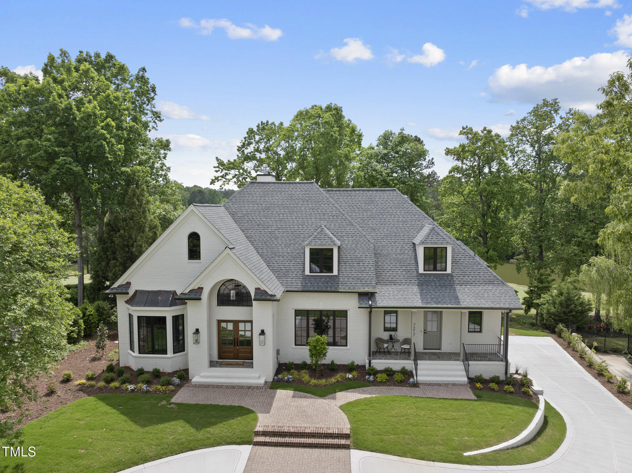 Property Photo: 7217 Manor Oaks Drive NC 27615