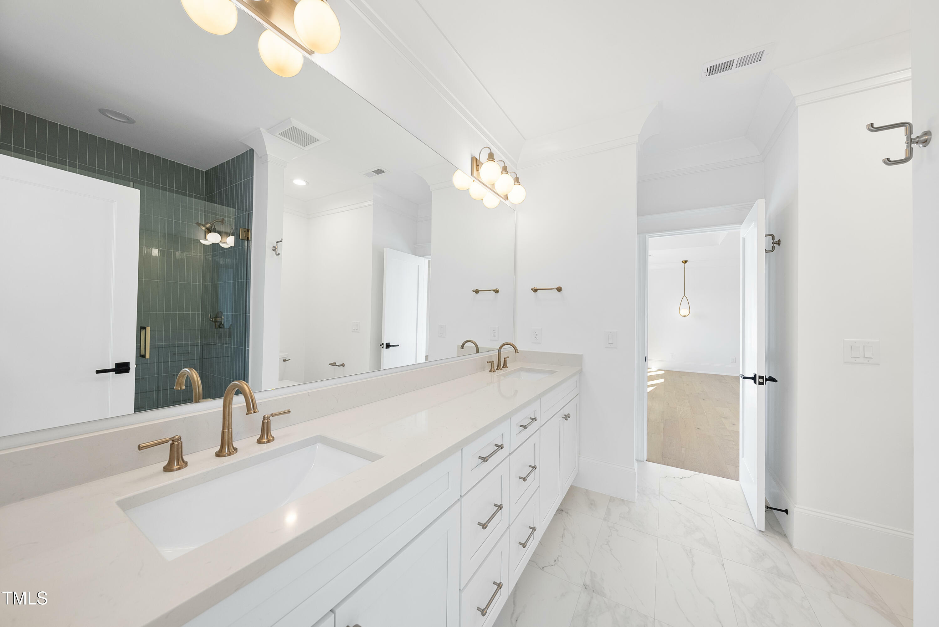 Property Photo:  7217 Manor Oaks Drive  NC 27615 