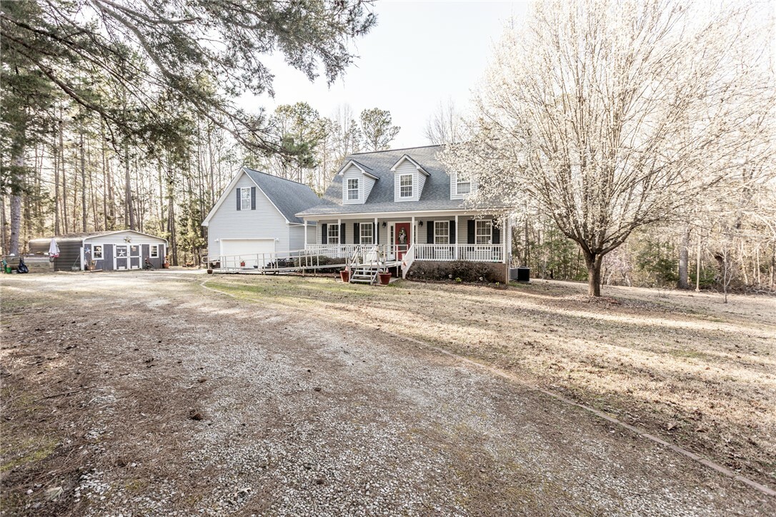 Property Photo:  20 Twin Oaks Drive  SC 29654 