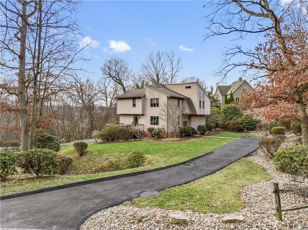 Property Photo: 168 Farmington Place PA 15601