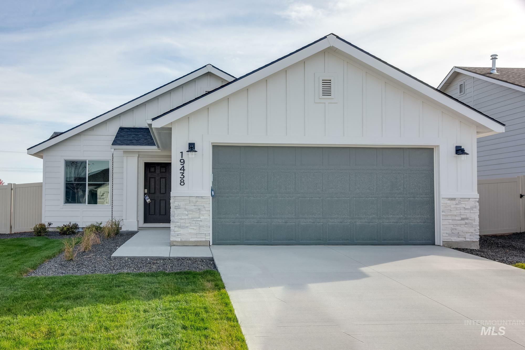 2827 E Valley Wind St  Kuna ID 83634 photo