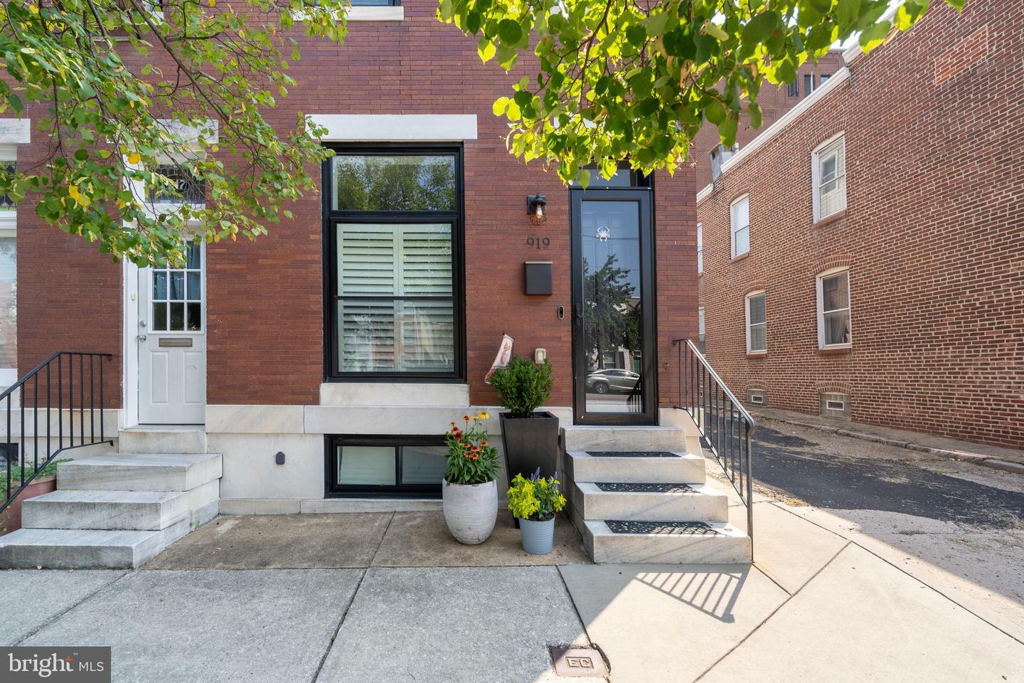 Property Photo: 919 S Conkling Street MD 21224