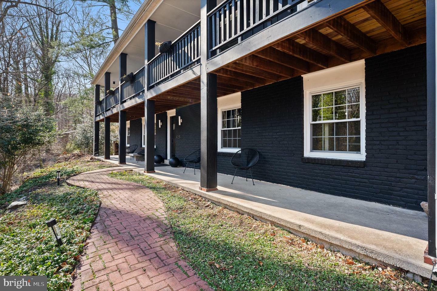 Property Photo: 425 Oak Valley Road PA 19063