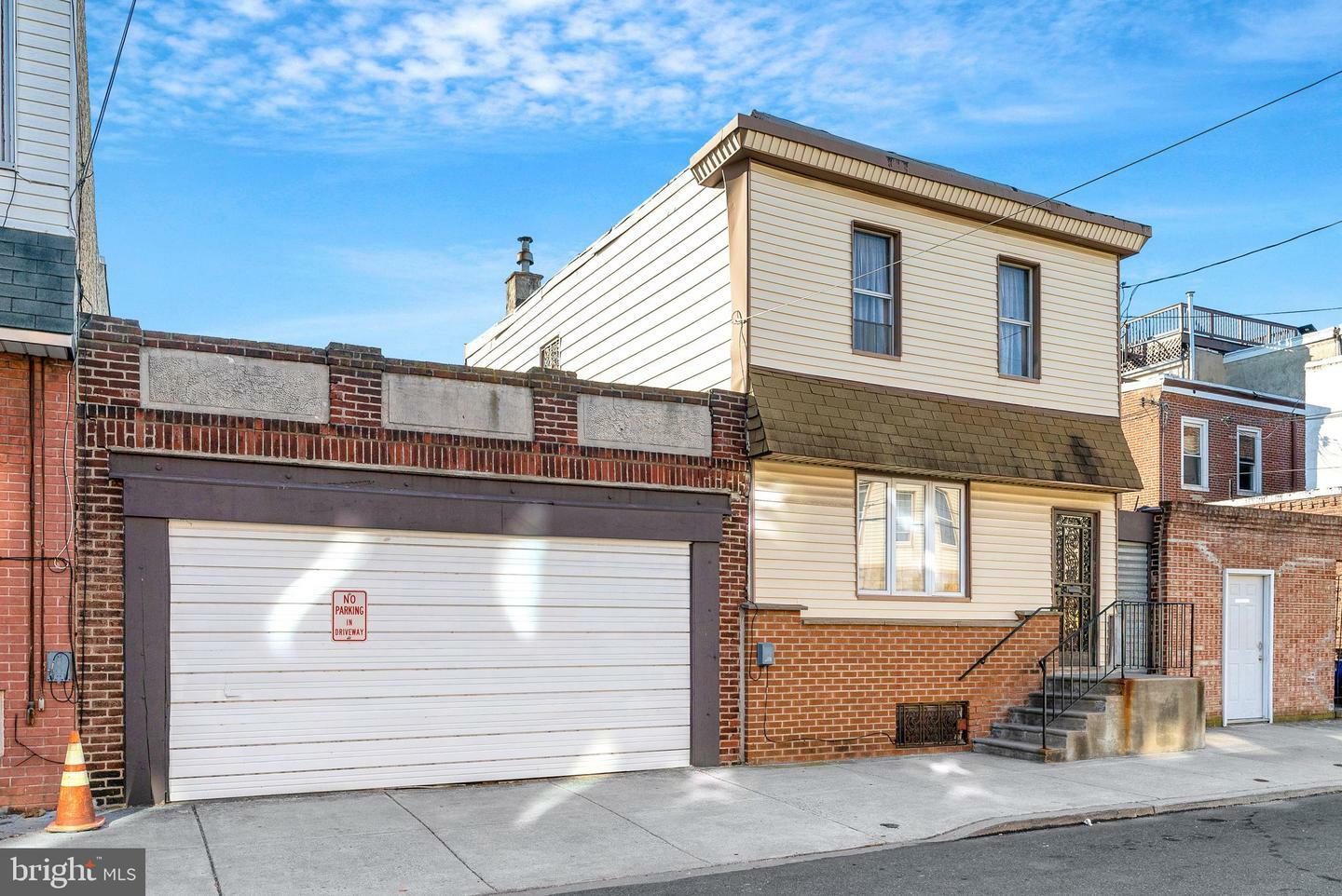 2713 E Thompson Street  Philadelphia PA 19134 photo