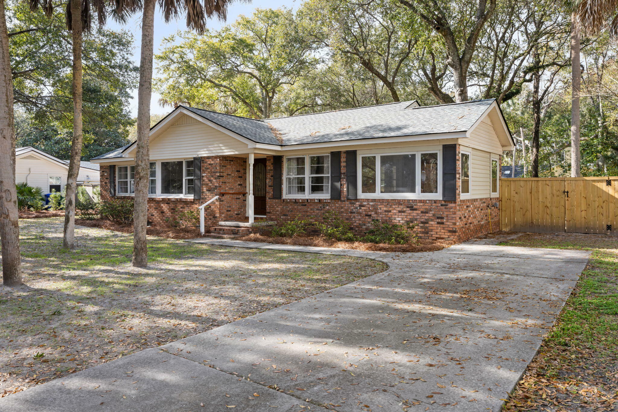 3501 Hartnett Boulevard  Isle of Palms SC 29451 photo
