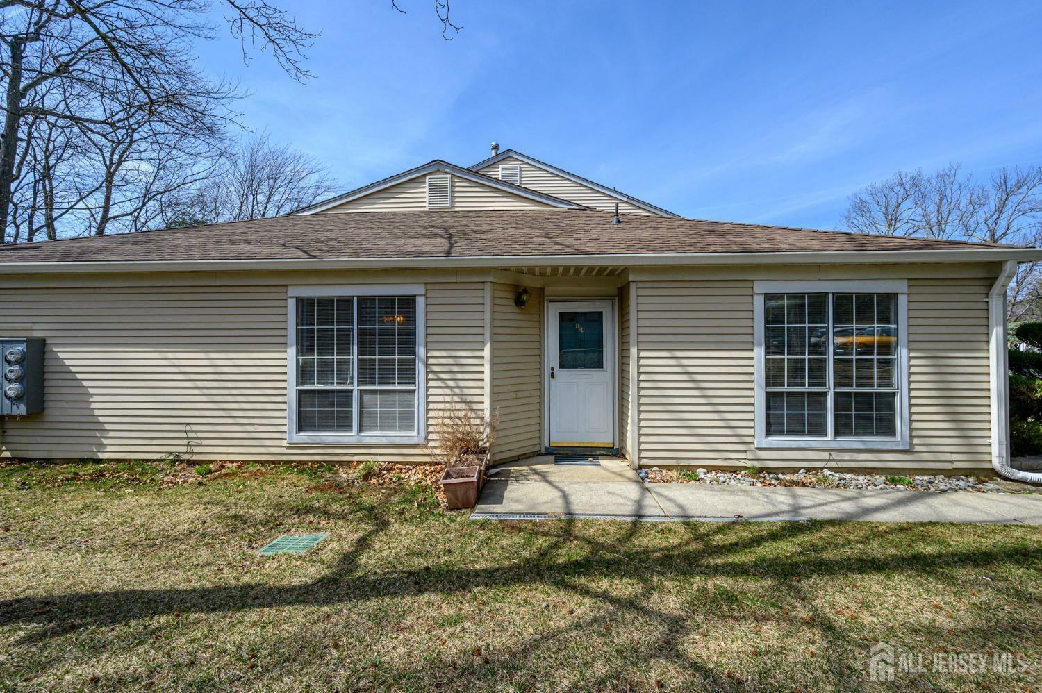 Property Photo: 194 Yorkshire Court NJ 08857