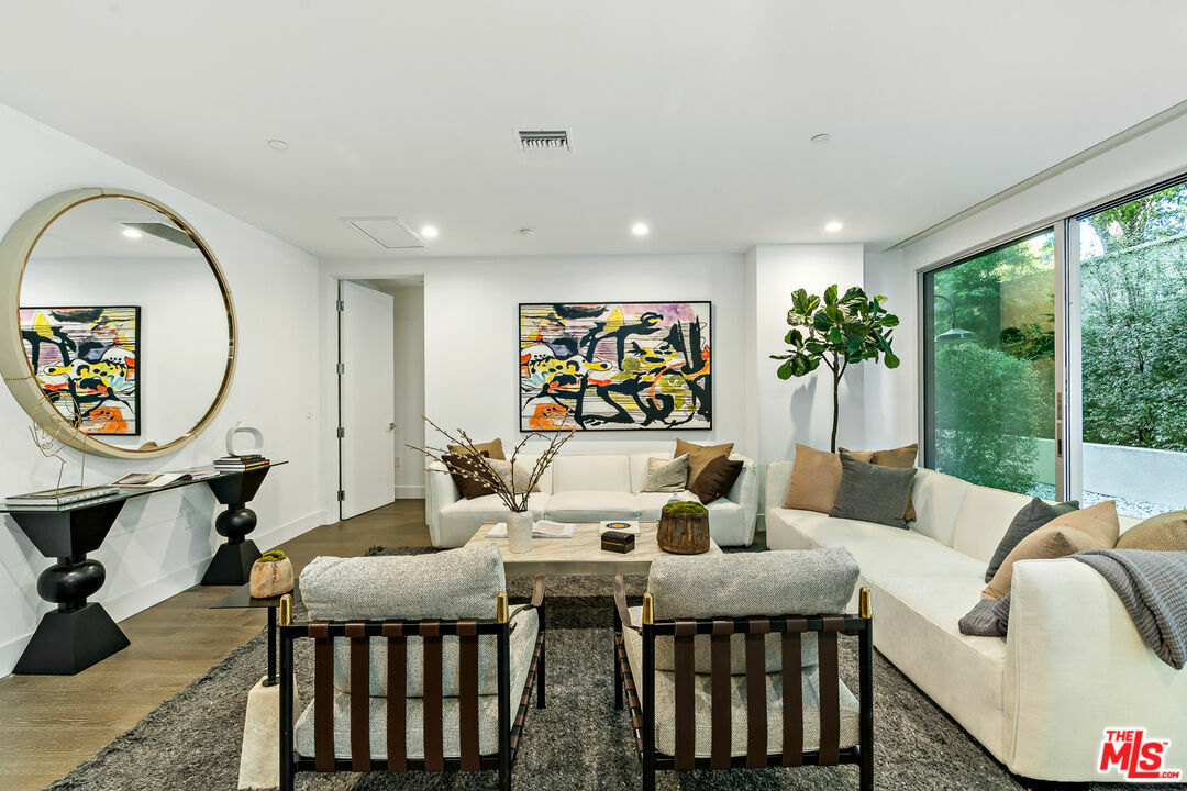 Property Photo: 728 N Sweetzer Ave CA 90069