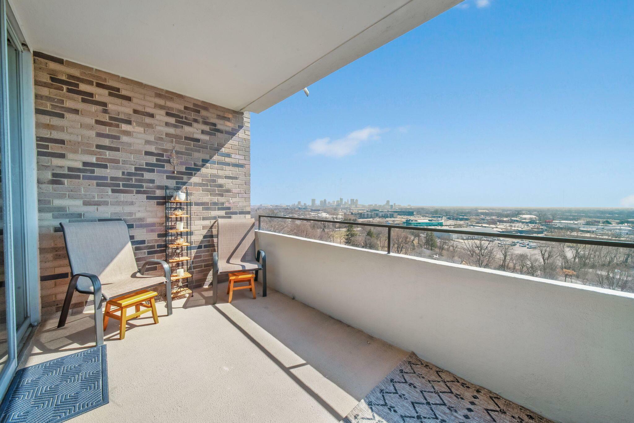 Property Photo: 1000 Urlin Avenue OH 43212