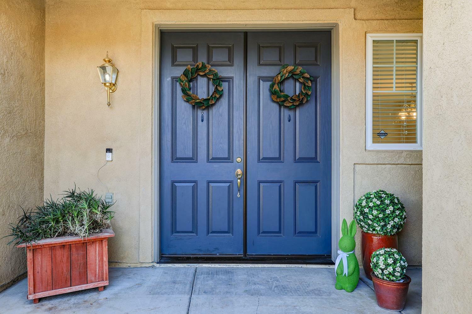 Property Photo: 5935 W Clinton Avenue CA 93291