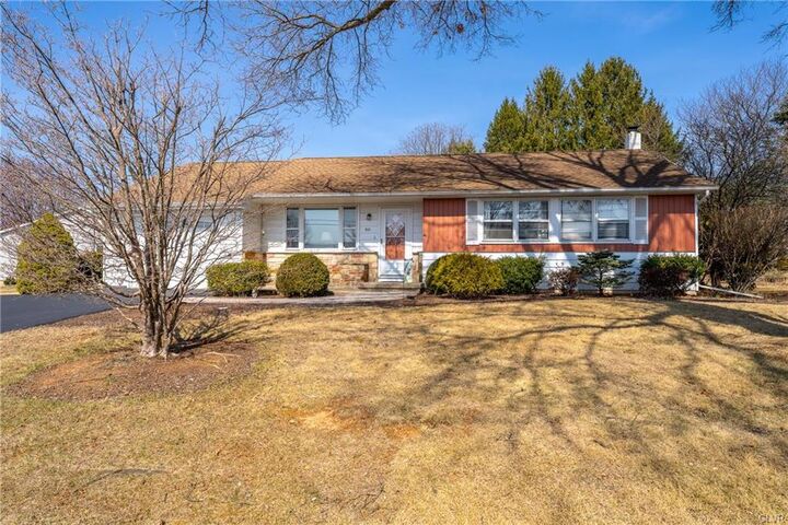 521 Debbie Lane  Plainfield Twp PA 18064 photo