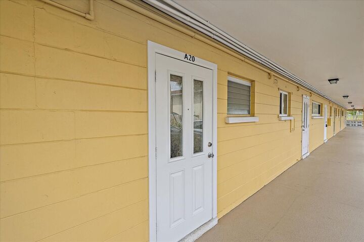 Property Photo: 2155 Wood Street A20 FL 34237