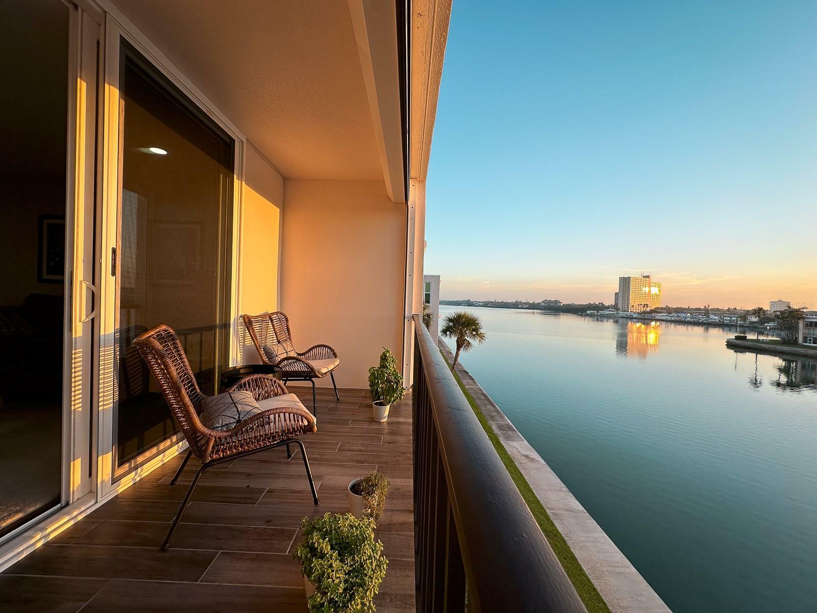 Property Photo:  7625 Sun Island Drive S 407  FL 33707 