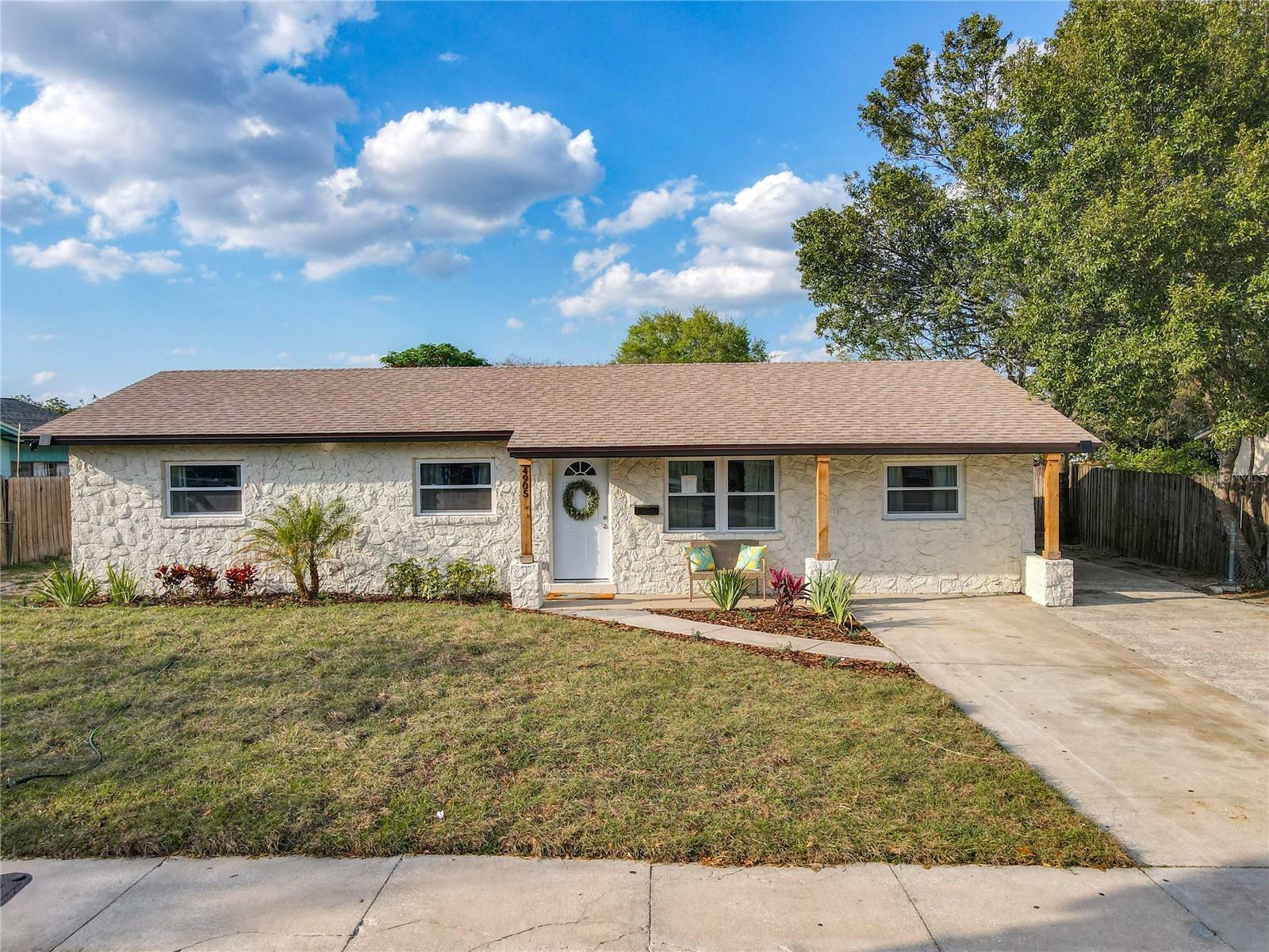 Property Photo: 4905 Tam Drive FL 32808