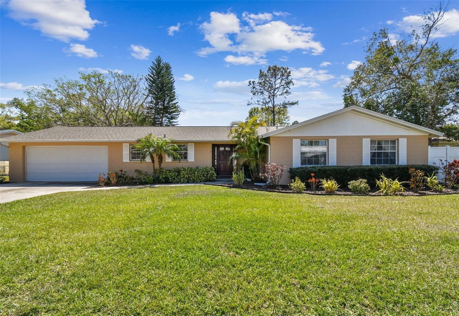 Property Photo: 12520 Saint Charlotte Drive FL 33618