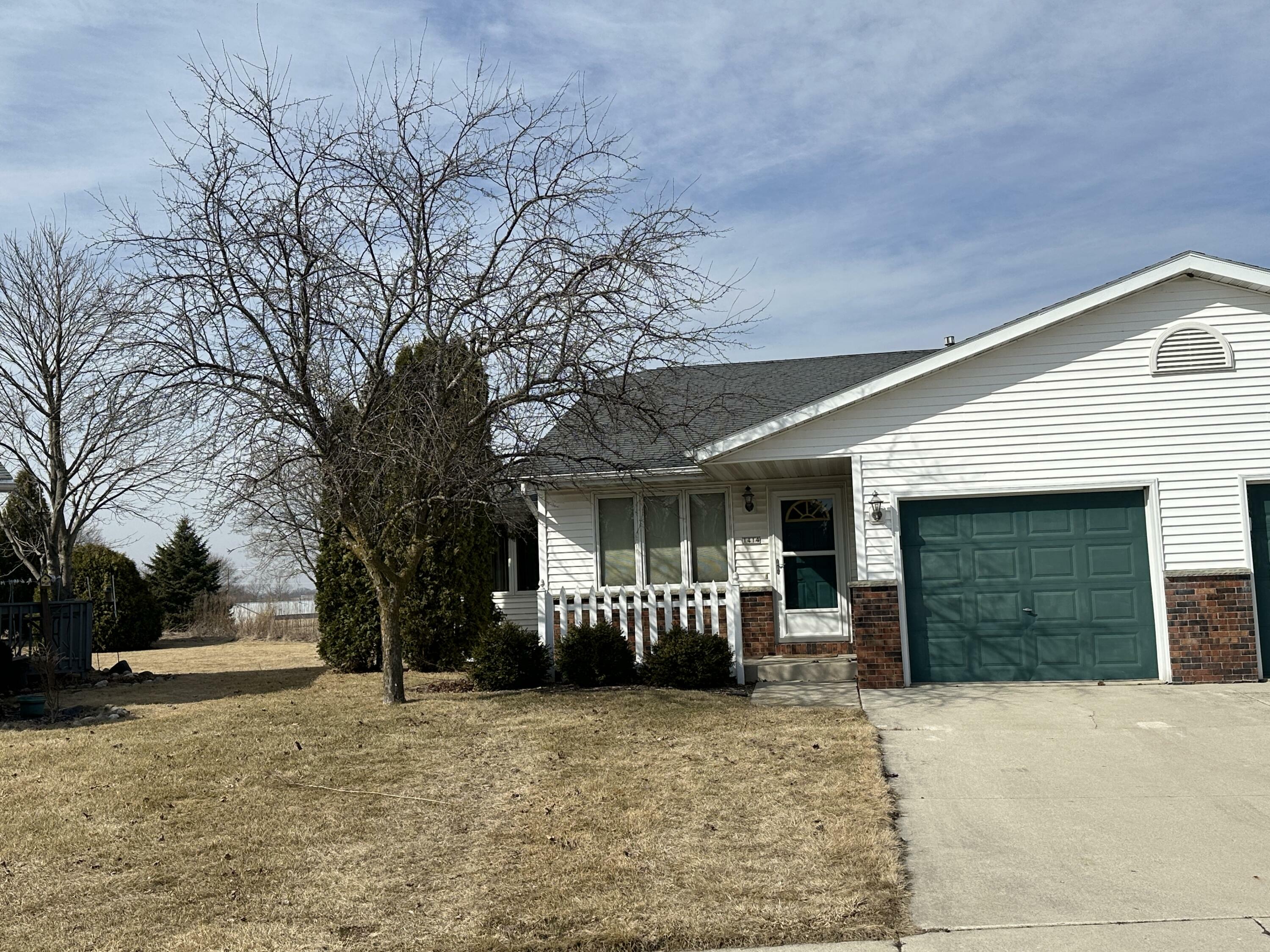Property Photo: 1414 Dutch Ct A WI 53070